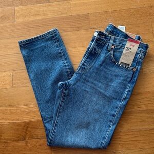 Levi's Women's Straight Leg Blue Jeans